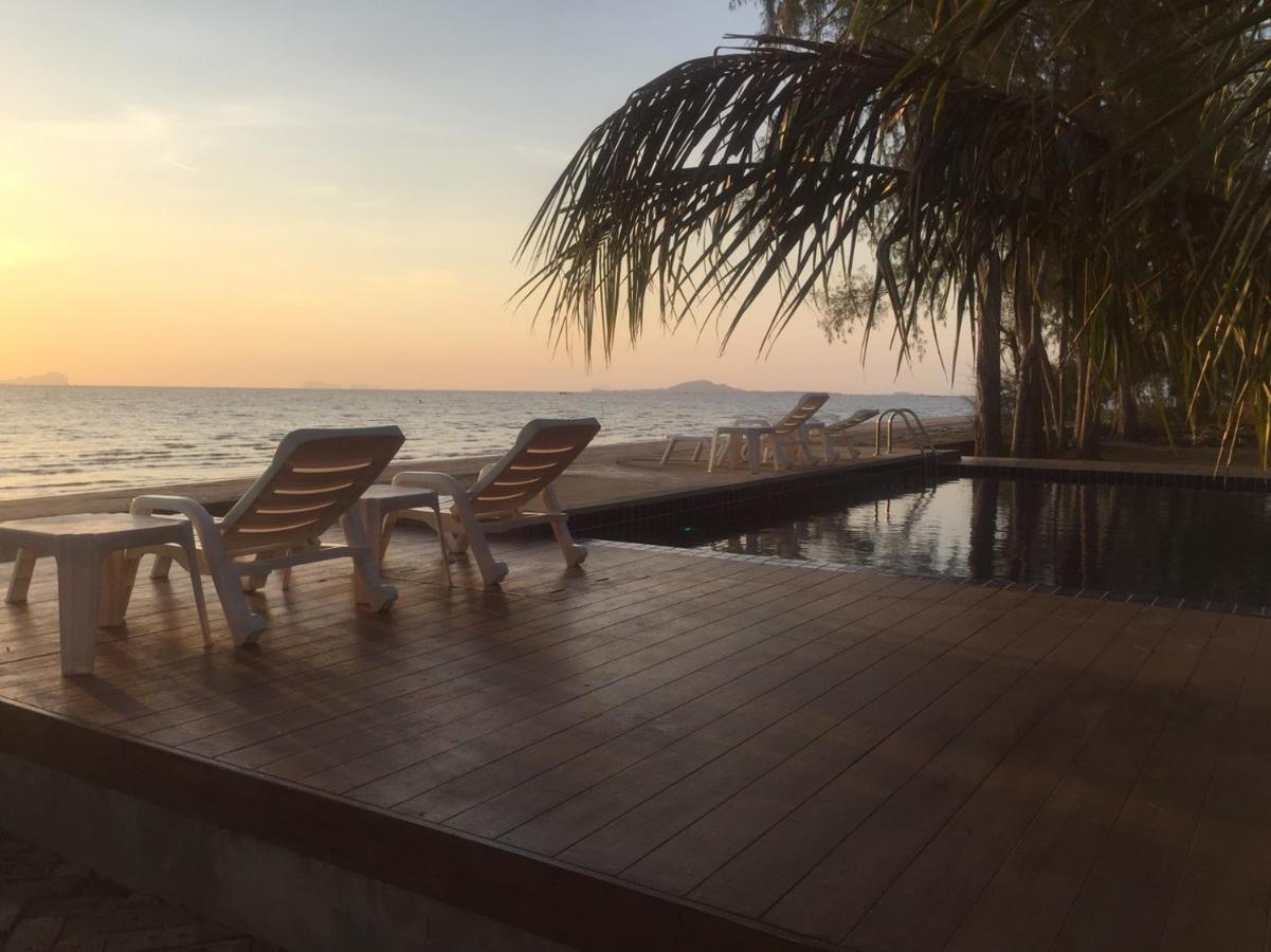 סאטון The Chevalley Beach Resort מראה חיצוני תמונה