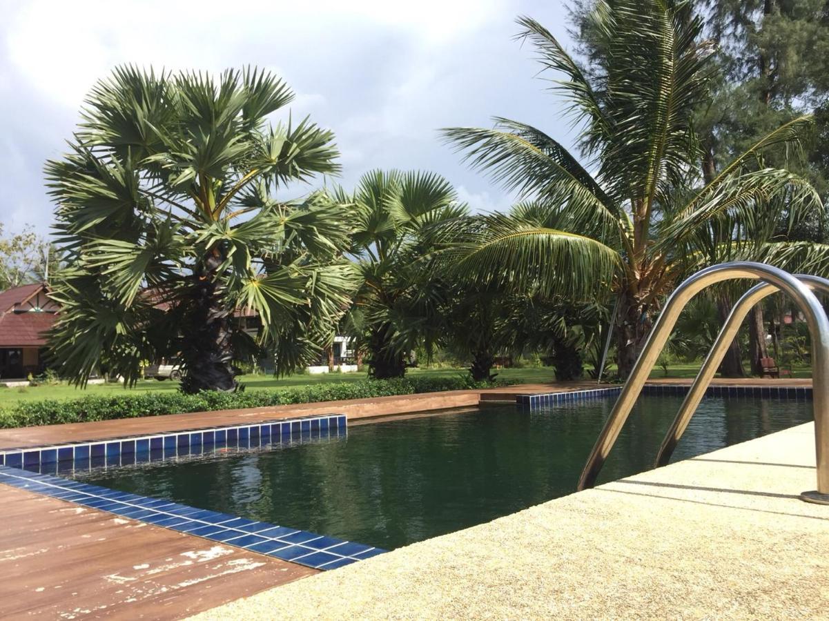 סאטון The Chevalley Beach Resort מראה חיצוני תמונה